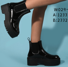 Bottine sur semelle crantée avec panneaux élastiqués taille 36-41