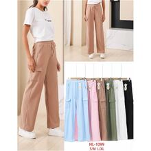 Pantalon en coupe droite équipé de 4 poches pratiques