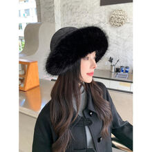 Chapeau bonnet d'hiver sublimé d’un contour en fausse fourrure - 3 pièces