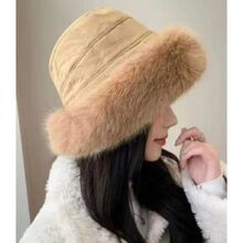 Chapeau bonnet d'hiver sublimé d’un contour en fausse fourrure - 3 pièces