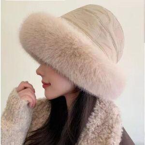 Chapeau bonnet d'hiver sublimé d’un contour en fausse fourrure - 12 pièces