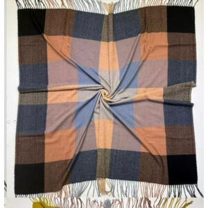 Grand foulard doux et chaud à motif de carreaux rehaussé de franges - 3 pièces