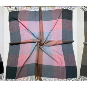 Grand foulard doux et chaud à motif de carreaux rehaussé de franges - 3 pièces