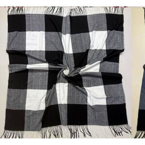 Grand foulard doux et chaud à motif de carreaux rehaussé de franges - 12 pièces