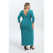 Robe longue de soirée grande taille avec des fronces gainantes et fente