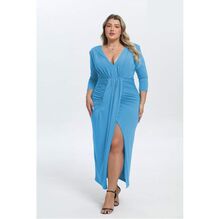 Robe longue de soirée grande taille avec des fronces gainantes et fente