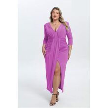 Robe longue de soirée grande taille avec des fronces gainantes et fente