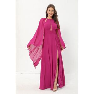 Robe longue en mousseline avec fente et cape volantée aux épaules