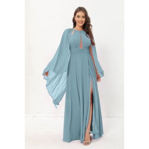 Robe longue en mousseline avec fente et cape volantée aux épaules