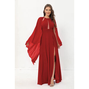 Robe longue en mousseline avec fente et cape volantée aux épaules