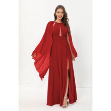 Robe longue en mousseline avec fente et cape volantée aux épaules