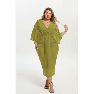 Robe de cérémonie à coupe midi drapée et manches chauve-souris pour grande taille