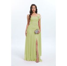 Robe longue drapée à fente et décolleté asymétrique parée de fleur détachable