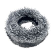 Bandeau d’hiver texturé d'une fourrure animale à poils long