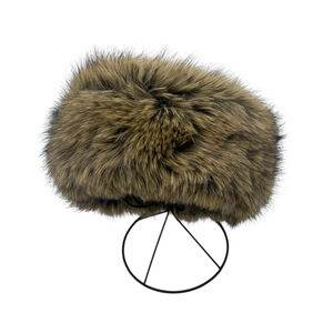 Bandeau d’hiver texturé d'une fourrure animale à poils long