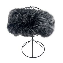 Bandeau d’hiver texturé d'une fourrure animale à poils long