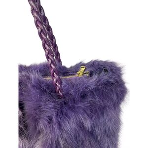 Sac fourre-tout plissé en fausse fourrure luxueuse à anses tressées