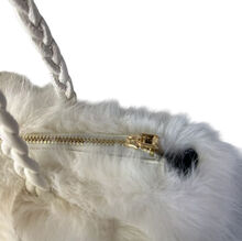 Sac fourre-tout plissé en fausse fourrure luxueuse à anses tressées