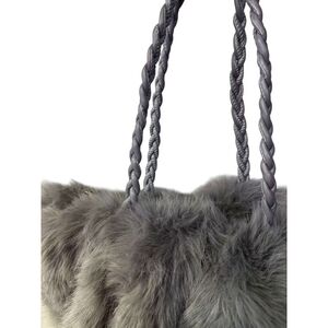 Sac fourre-tout plissé en fausse fourrure luxueuse à anses tressées