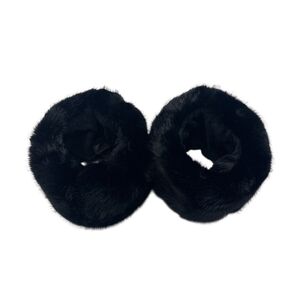 Manchons de poignet pour femme conçus à partir de fausse fourrure