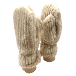 Moufles en fausse fourrure unie avec des fines côtes verticales