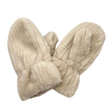 Moufles en fausse fourrure unie avec des fines côtes verticales