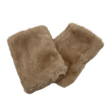 Mitaines épaisses faites en fausse fourrure à poil court et dense