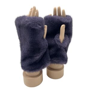 Mitaines épaisses faites en fausse fourrure à poil court et dense