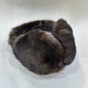 Cache-oreilles grand modèle en fausse fourrure à poils bicolores