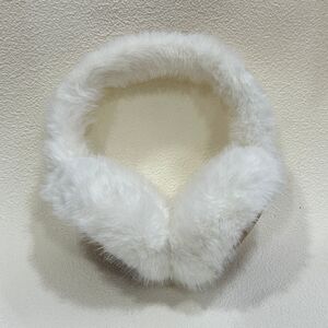 Cache-oreilles bi-matière en fourrure blanche et velours coloré au dos