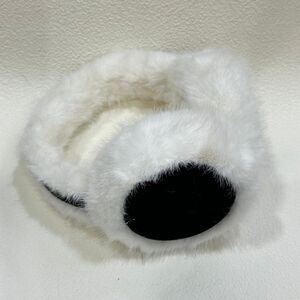 Cache-oreilles bi-matière en fourrure blanche et velours coloré au dos