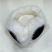 Cache-oreilles bi-matière en fourrure blanche et velours coloré au dos