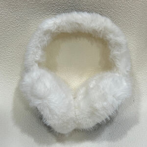 Cache-oreilles bi-matière en fourrure blanche et velours coloré au dos