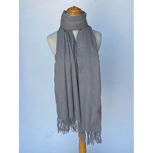 Écharpe douce unie à franges toucher cachemire