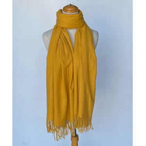 Écharpe douce unie à franges toucher cachemire