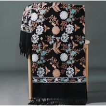 Écharpe douce et chaude motif avec une belle broderie florale - 12 pièces