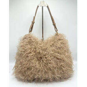 Grand sac hobo en fausse fourrure synthétique à texture moelleuse