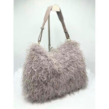 Grand sac hobo en fausse fourrure synthétique à texture moelleuse