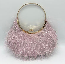 Pochette de soirée à texture cheveux d’ange et anse circulaire fermoir à clip