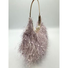 Pochette de soirée à texture cheveux d’ange et anse circulaire fermoir à clip