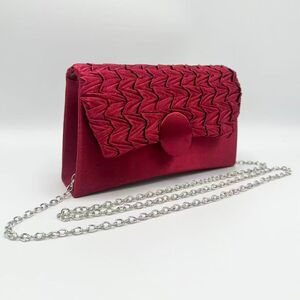 Pochette soirée à effet satiné avec rabat plissé fermeture aimantée