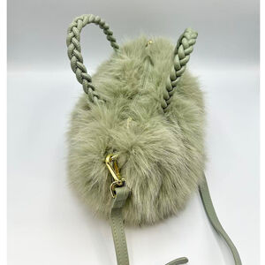 Sac à main chic en fausse fourrure à anses tressées et bandoulière amovible