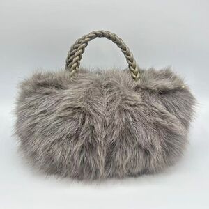 Sac à main chic en fausse fourrure à anses tressées et bandoulière amovible