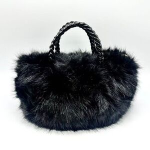 Sac à main chic en fausse fourrure à anses tressées et bandoulière amovible