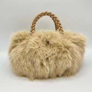 Sac à main chic en fausse fourrure à anses tressées et bandoulière amovible