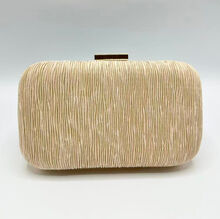 Minaudière Baci & Abbraci en tissu plissé texturé et chaînette amovible