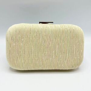 Minaudière Baci & Abbraci en tissu plissé texturé et chaînette amovible