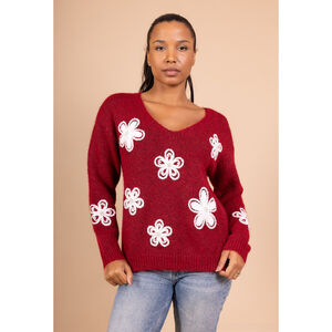 Pull en maille douce décoration broderies florales contrastées