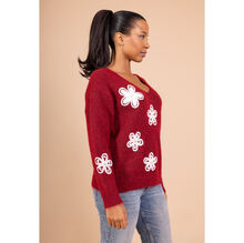 Pull en maille douce décoration broderies florales contrastées