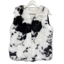Gilet sans manches en fausse fourrure avec un imprimé vache